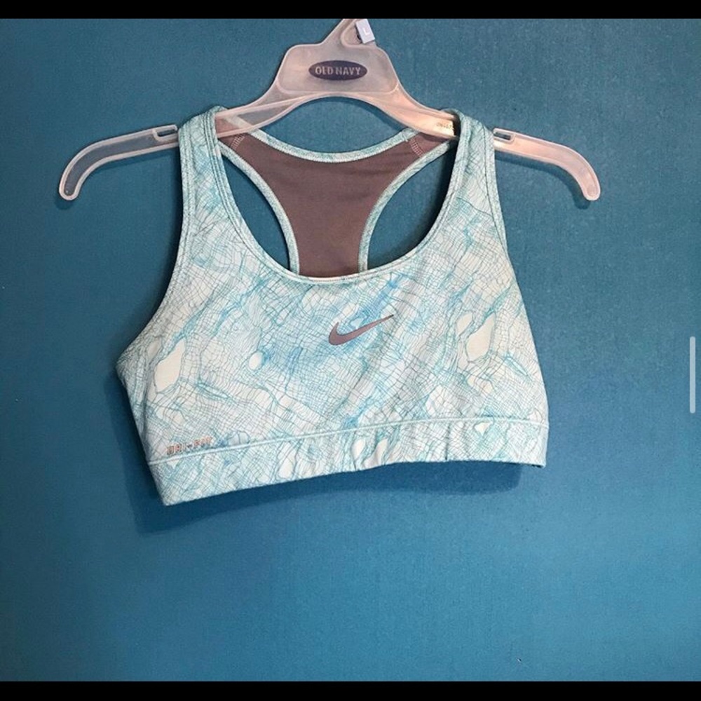 Nike spirts bra